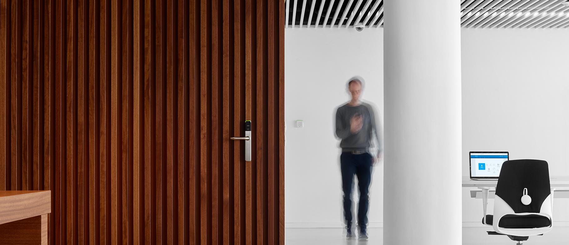 Access control solutions for Commercial